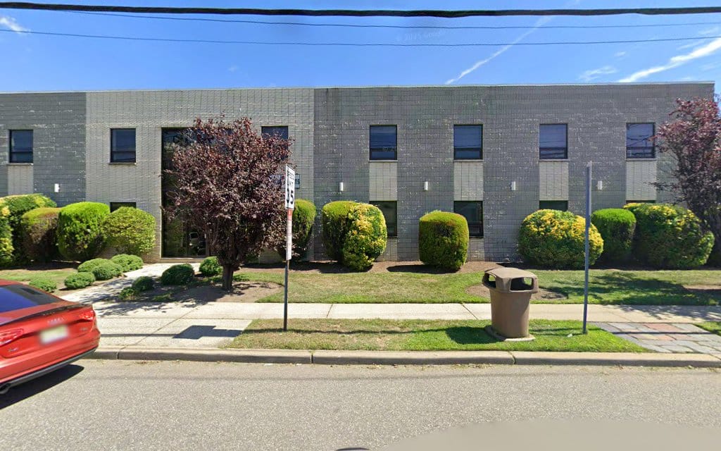 Gluckler & Den Bleyker