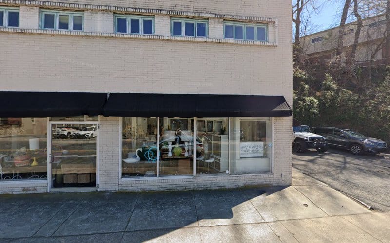 Thomas A Riccio & Associates